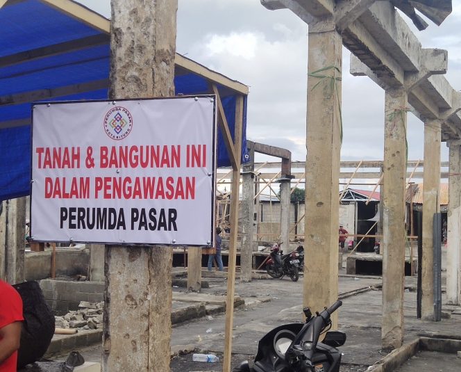 
					Ahli Waris Geram, Lahan Pasar Girian Di Pasang Papan Plang Oleh Perumda