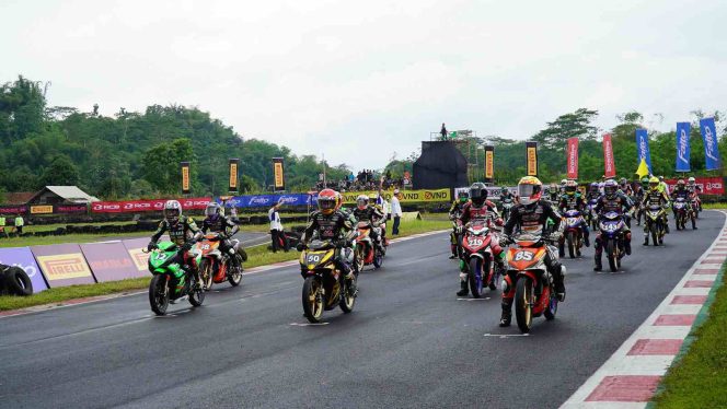 
					Oneprix Indonesia Motorprix Championship 2022 Putaran 2  Sirkuit Bukit Peusar Tasikmalaya Sukses Digelar