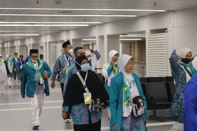 
					Visa Tidak Sah, Imigrasi Soekarno Hatta Gagalkan Keberangkatan 14 Jamaah Haji