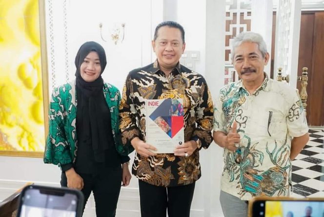 
					Ketua MPR RI Dorong Seniman Jual Karya Dalam Bentuk Non-Fungible Token (NFT)