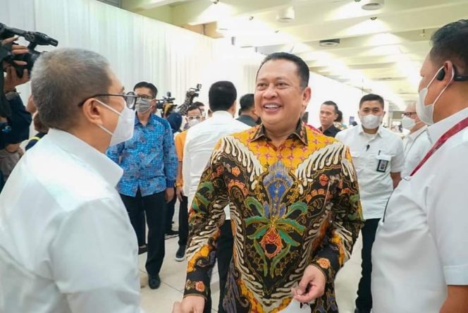 
					Hadiri Ultah Super Air Jet, Ketua MPR RI Bamsoet Apresiasi Pemerintah Berhasil Turunkan Harga Tiket Pesawat