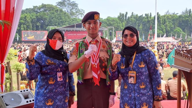 
					Andi Salman Pelajar SMPN 115 Jakarta Tampil Memukau Pimpin Upacara HUT RI ke-77 di Jamnas XI