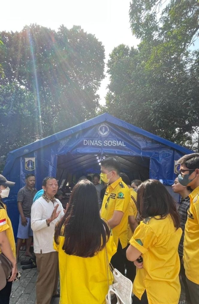 
					Peduli Kemanusian, AMPG Jakarta Selatan Kembali Berikan Bantuan Untuk Korban Kebakaran di Kebayoran Lama