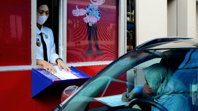 
					Pengambilan Paspor Lebih Mudah Dengan Si Peluru, di Kantor Imigrasi Bandara Soetta