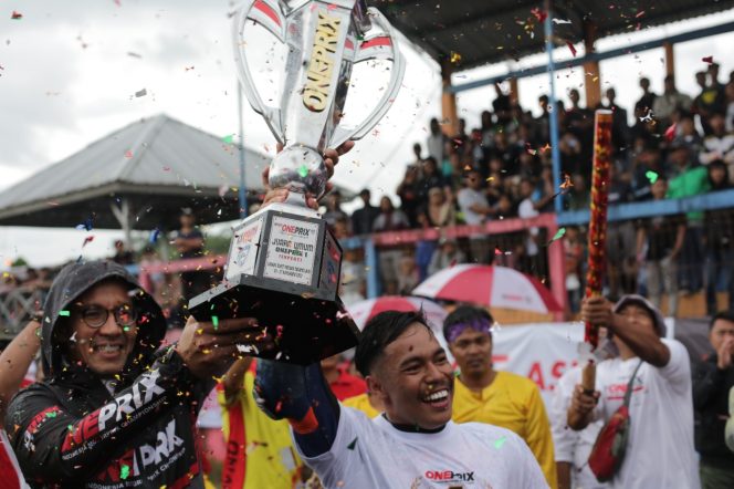 
					Reynaldi Pradana dan Dimas Juliatmoko Sukses Dalam Seri Pamungkas Oneprix IMC 2022 di Sirkuit Bukit Peusar Tasikmalaya