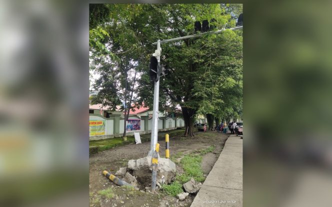 
					Diduga Proyek Gagal, Traffic Light Hanya Jadi Pajangan dan Membahayakan Masyarakat