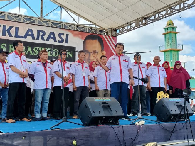 
					Masyarakat dari 13 Desa di Margasari Nyatakan Dukungannya untuk Anies Baswedan