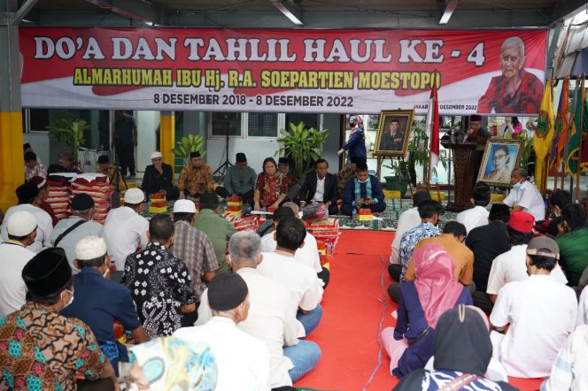 
					Universitas Moestopo Gelar Haul ke-4 Almh Hj. R.A. Soepartien Moestopo / Foto: UPDM (B)