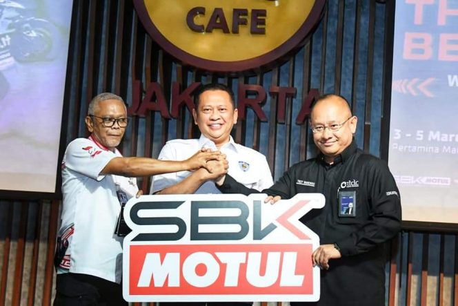 
					Bamsoet Bersama Sandiaga Uno dan ITDC Serta MGPA Lakukan Kick Off WSBK Indonesian 2023