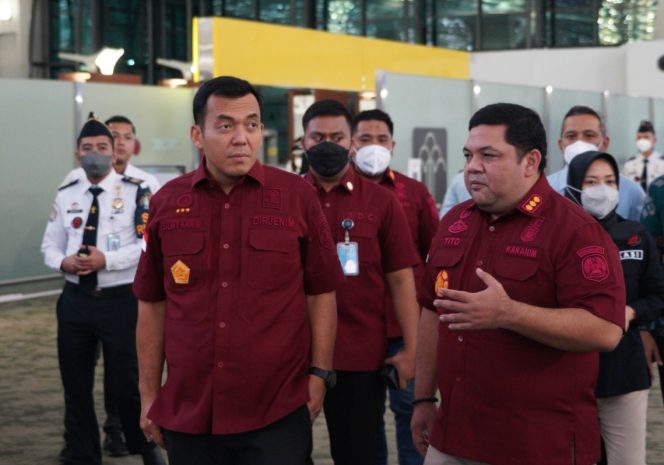 
					Dirjen Imigrasi Silmy Karim Cek Fasilitas TPI di Bandara Soekarno-Hatta
