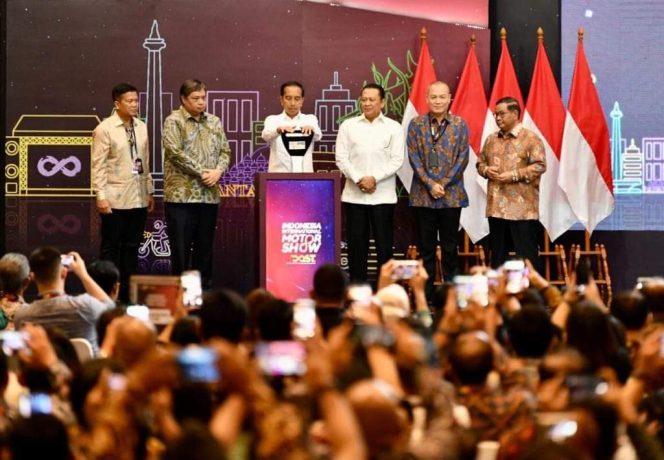 
					Dampingi Presiden Buka IIMS 2023 Bersama Menko Perekonomian, Bamsoet Dorong Pertumbuhan Industri Kendaraan Listrik Indonesia