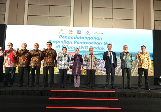 
					SKK Migas dan Badak LNG Tanda Tangani Kerjasama Kilang Gas