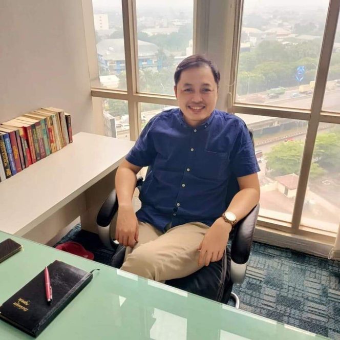 
					Mantan Direktur YLBHI: Ditunggu Sikap Presiden Terkait Investasi Telkomsel Terhadap GO TO