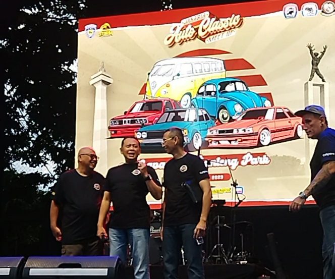 
					Ketua IMI Bamsoet Buka Jakarta Auto Classic Meet Up 2023 di Lapangan Banteng