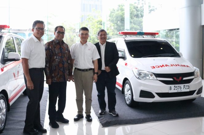 
					Wuling Serahkan Dua Unit Ambulans Kepada Yayasan Bahtera Maju Indonesia