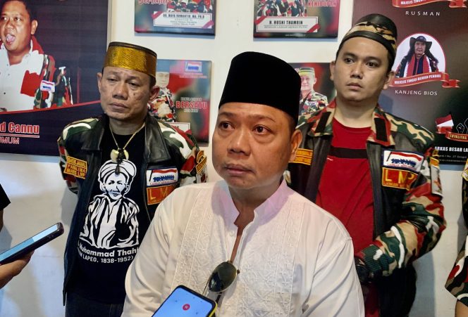 
					Ketua Umum Mabes Laskar Merah Putih, H Rasyad Cannu bersama Panglima LMP (kiri) Daenk Jamal ( foto : INAnews)