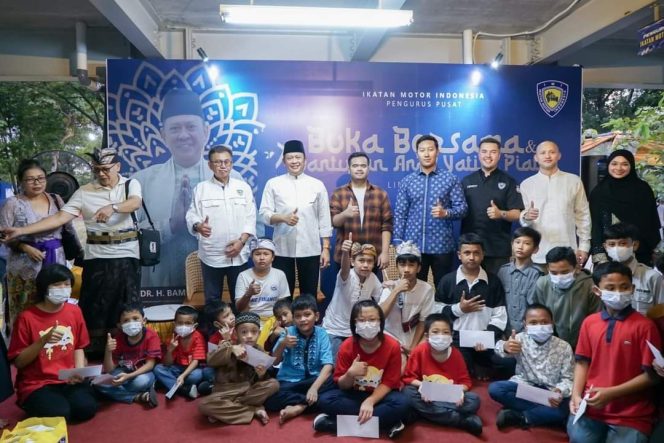 
					Bamsoet Bersama Ikatan Motor Indonesia (IMI) Berikan Santunan Anak Yatim Lintas Agama