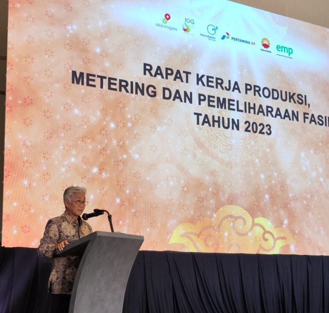 
					Kepala SKK MIGAS, Dwi Soetjipto saat memberikan sambutan di acara rapat kerja produksi metering dan pemeliharaan fasilitas di Surabaya 28 mei 2023 (foto : dok SKK Migas)