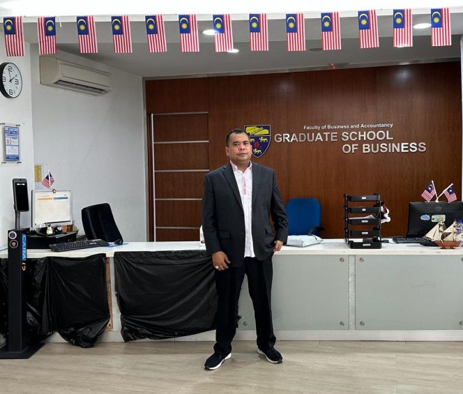 
					Rektor Universitas Moestopo, Prof. Dr. H. Paiman Raharjo, M.M., M.Si. 