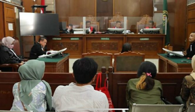 
					Kisruh Kasus Penipuan Tas Mewah,  Kuasa Hukum Korban Akan Melapor Ke Komisi Yudisial