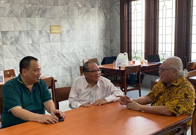 Menilik Peran Guru Besar di Indonesia yang Tak Terbatas Usia