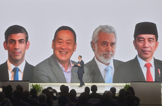 
					Ketua KADIN yang juga Ketua ASEAN Business Advisory Council (ASEAN BAC) Arsjad Rasjid berpidato dalam sesi pembuka ASEAN Business Investment Summit (ABIS) 2023 di Jakarta, Minggu (3/9/2023). (Media Center KTT ASEAN 2023/Akbar Nugroho Gumay/foc.)