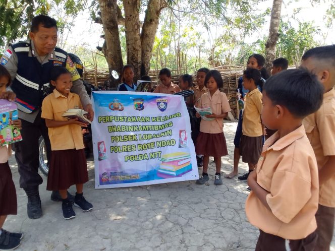 
					Polsek Lobalain Dorong Minat Baca Anak Melalui Kegiatan Dobrak Pintar