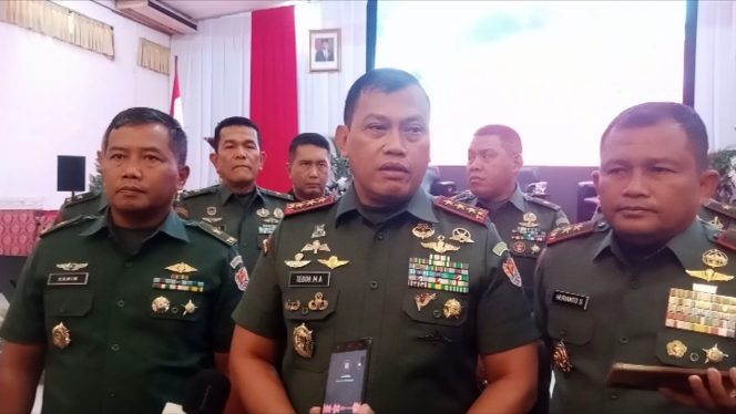 
					Sarasehan Pusterad (Pusat Teritorial Angkatan Darat) Dengan Media: Membangun Komunikasi dan Silaturahmi