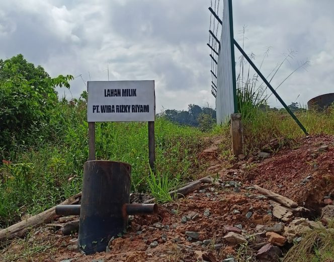 
					Terminal Untuk Kepentingan Sendiri (TUKS) yang di klaim oleh PT IMR, sebelumnya telah diajukan oleh PT WRR berdasarakan surat rekomendasi yang dikeluarkan oleh KUPP Kelas II Tanjung Redep Kabupaten Berau Nomor : PP.008/021/20/UPP.Trb-18 Tanggal 28 Desember 2018 yang ditujukan ke Direktur Jenderal Perhubungan Laut pada Kementeerian Perbubungan Republik Indonesia ( foto: DRD)