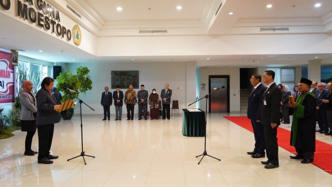
					Lantik Rektor Baru, Universitas Moestopo Lakukan Penyegaran