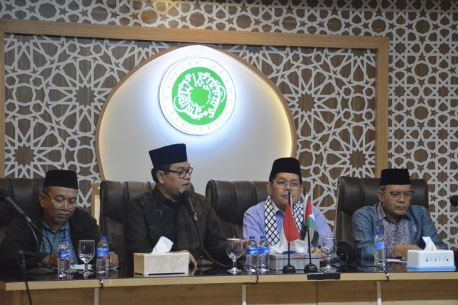 
					Majelis Ulama Indonesia (MUI) Keluarkan Fatwa Haram Produk Israel, Apa Saja Produknya ?
