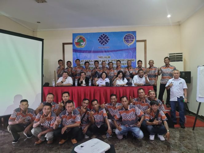 
					INKOP TKBM Pelabuhan Laksanakan Diklat Operator Crane, 87 Persen Anggota Sudah Tersertifikasi