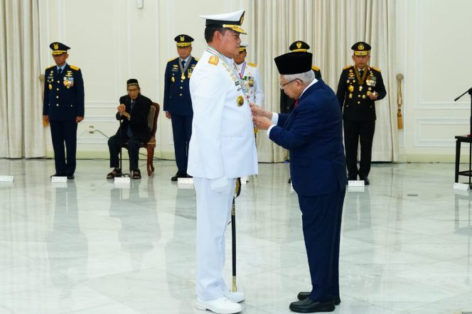 
					Panglima TNI Laksamana TNI Yudo Margono Dianugerahi Bintang Yudha Dharma Utama