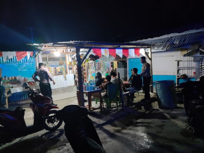 
					Jelang Nataru 2024, Polsek Lobalain Gelar Giat Patroli Biru