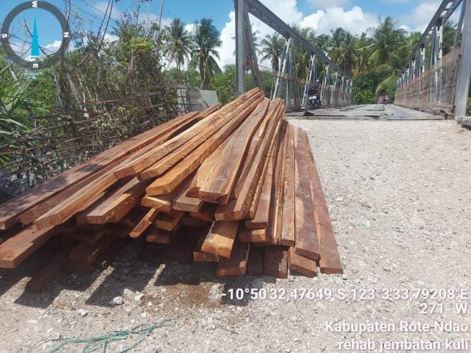
					Setelah Rusak, Jembatan Kuli Kini Bisa Digunakan Kembali
