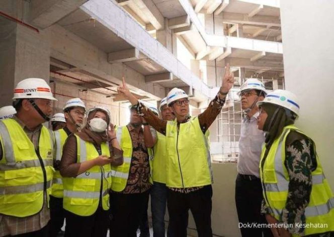 
					Menkes Budi Targetkan RS Vertikal Surabaya Jadi Super Hub Kanker, Stroke, Jantung