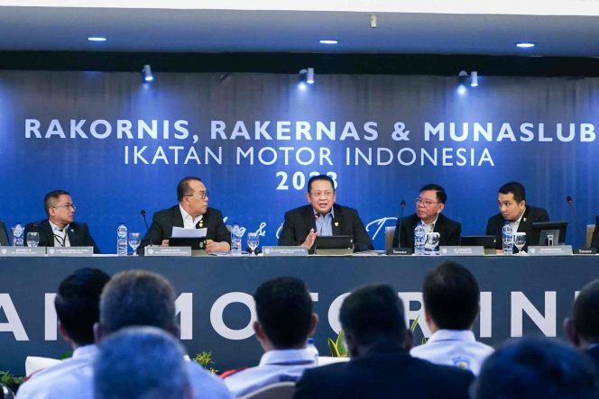 
					Ketua Umum IMI Bamsoet Buka Rakornis IMI, Bahas Agenda Kalender Event IMI Tahun 2024