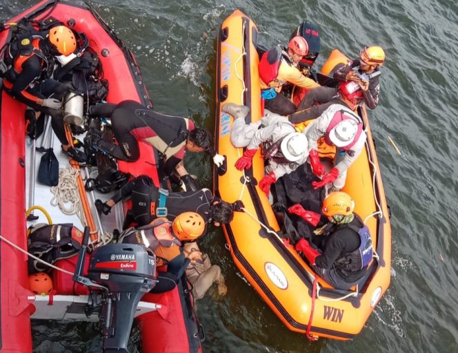 
					Bakamla RI Evakuasi Pemancing Yang Tenggelam di Pelabuhan Muara Baru Jakarta