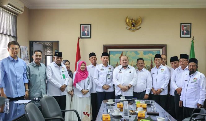 
					1,1 Juta UMKM Nahdliyin Kesulitan Akses Pasar, Ketua DPD RI Koneksikan dengan Kadin Jatim