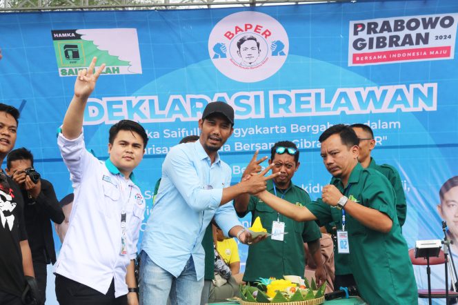 
					Ketua Dewan Pembina Barisan Pemuda Bersama Gibran (BAPER) Muhammad Lutfi Setiabudi