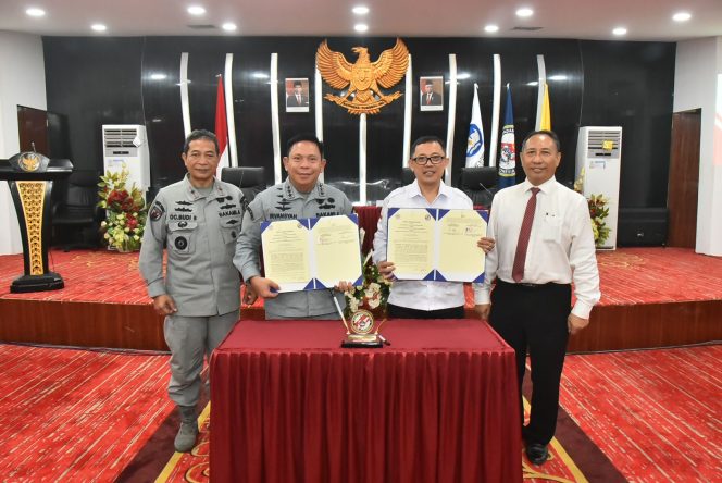 
					Kepala Bakamla RI Tanda Tangani Kerja Sama dengan Universitas Sam Ratulangi