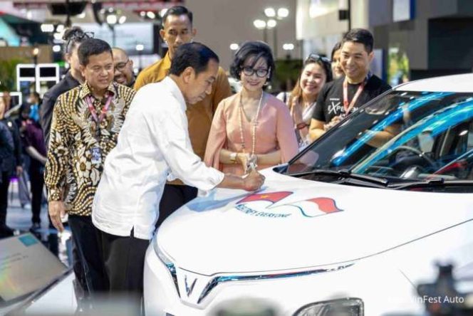 
					IIMS 2024,VinFast Resmi Meluncurkan Model Mobil Listrik Kemudi Kanan Pertama