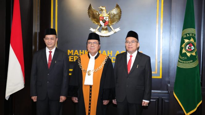 
					Ketua MA Lantik Panitera Muda Perkara Pidana dan Panitera Muda Perkara Perdata Khusus