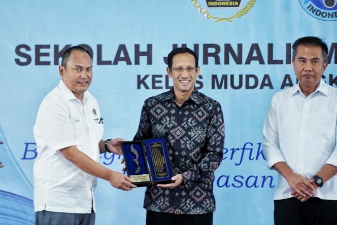 
					Buka Sekolah Jurnalisme Indonesia, Nadiem Makarim: Kita Berkompetisi dengan AI