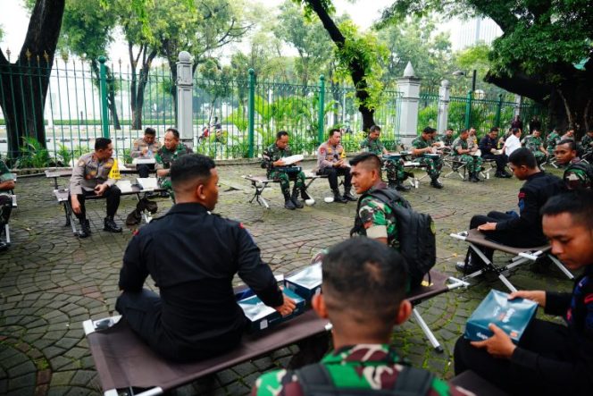 
					Kapolri dan Panglima TNI Apresiasi Tinggi Personel Pengamanan Pemilu 2024