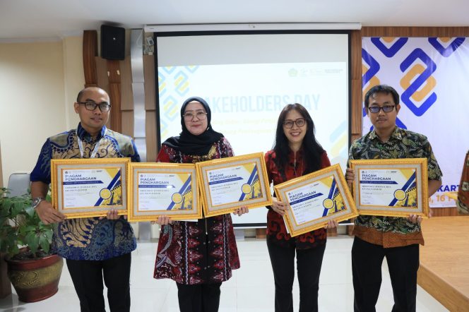 
					Ditjen Bina Keuda Kemendagri Sabet 5 Kategori Penghargaan dari KPPN Jakarta IV