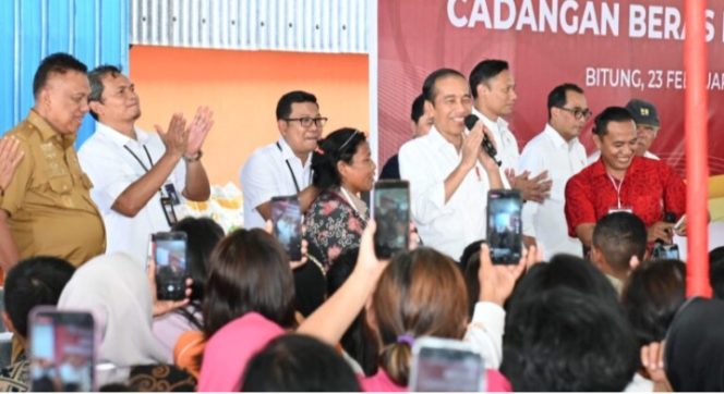 
					Presiden Jokowi Serahkan Bantuan Pangan Beras di Kota Bitung