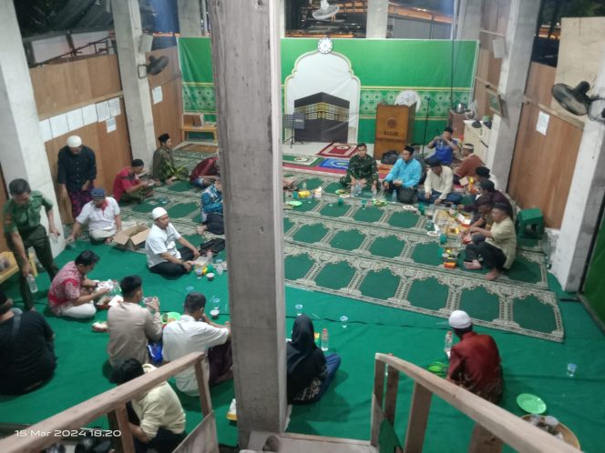 
					Koramil 02/Matraman Gelar Buka Puasa Bersama Tertua Ormas dan Warga Sekitar