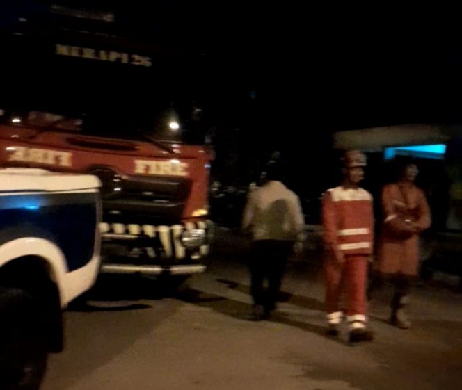 
					Gudang Amunisi Daerah Milik Kodam Jaya Kebakaran Dan Meledak