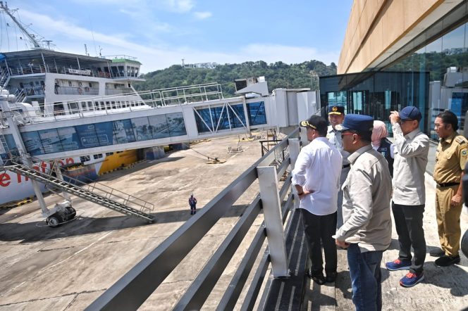 
					Persiapan Mudik Lebaran 2024, Menhub dan Menko PMK Tinjau Pelabuhan Merak